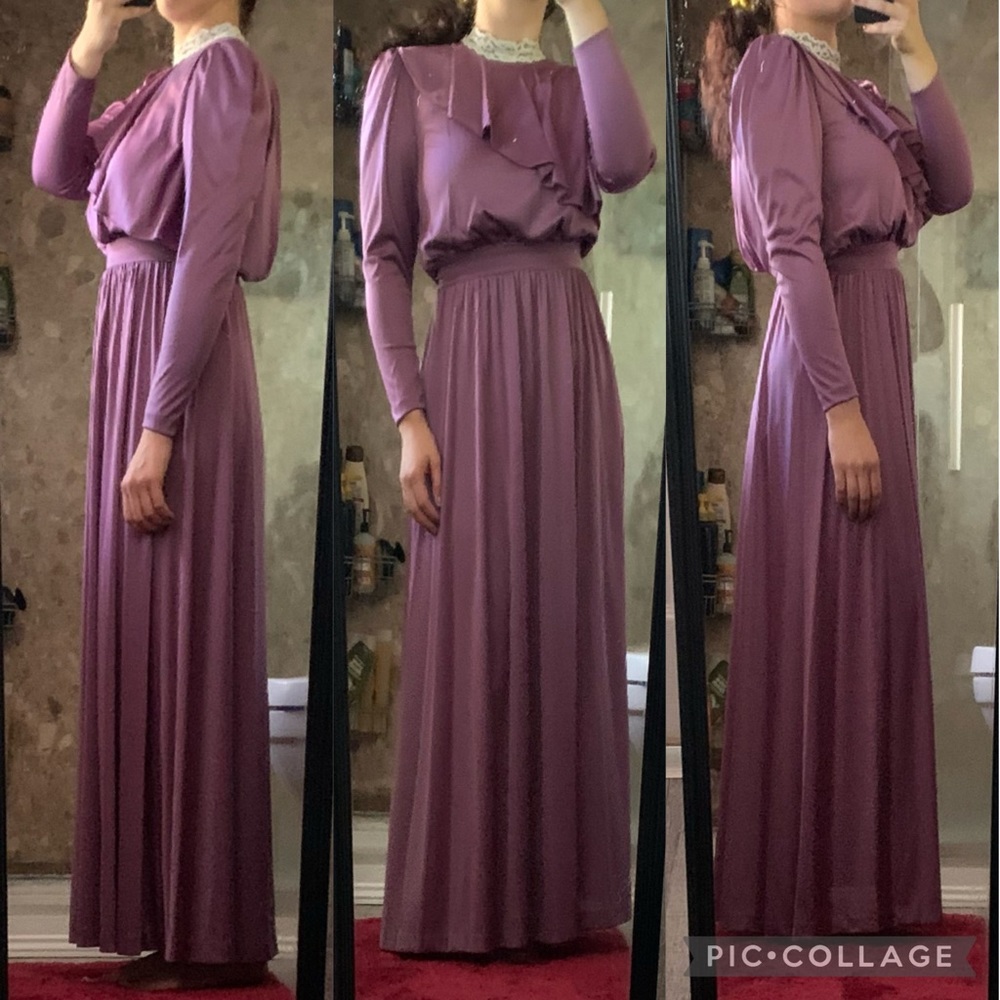 Vintage 60s 70s Purple Cottage Core Flowy Long Sleeve Gown Maxi Dress